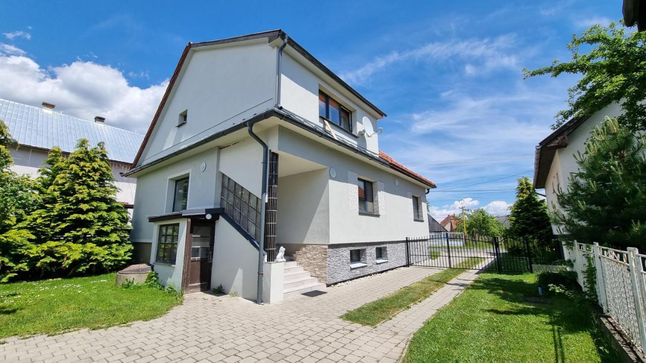 Apartmany Sebastian Прибилина Екстериор снимка